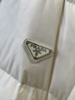 Prada Enamel Triangle Logo Letter Embroidered Down Jacket 2 - 图片 5