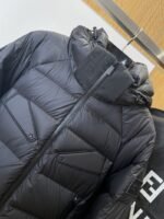 FENDI Sleeve Logo Patch Hooded Down Jacket - 图片 3