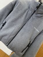 Miu Miu Embroidered Stand Collar Fleece-Lined Down Jacket - 图片 4