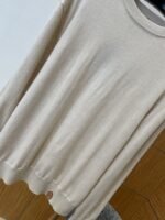 LV Leather Emblem Crew Neck Knit Sweater - 图片 4