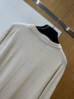 LV Leather Emblem Crew Neck Knit Sweater - 图片 6