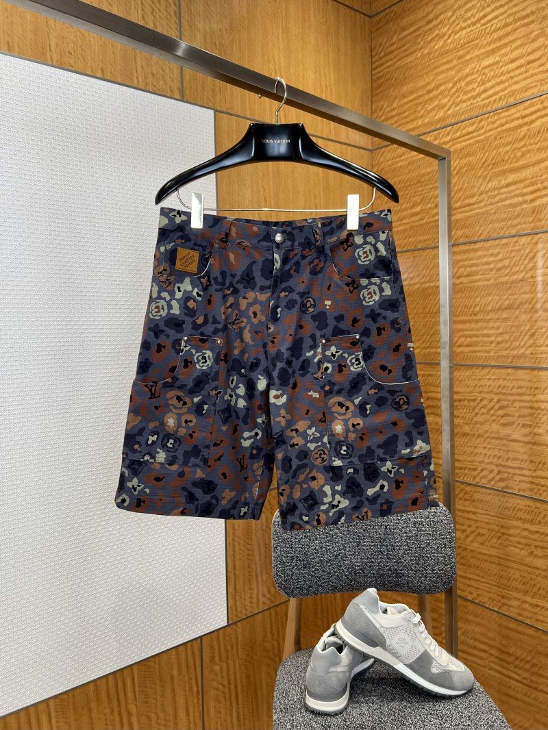 wsxc1773029417262_0.jpg LV Workwear Leopard-Print Floral Shorts - 图片 1