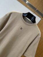 Fendi Metal Logo Minimalist Short-Sleeve T-Shirt 5 - 图片 3