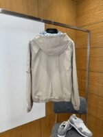 LV All-Over Logo Reversible Hooded Jacket - 图片 4