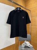 LV Logo Embroidered Knit Short-Sleeve T-Shirt 1