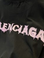 Balenciaga Gothic-Style Letter Embroidered Crew-Neck Short-Sleeve T-Shirt - 图片 8