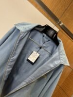 LV Hand-Embroidered Logo Lapel Denim Jacket - 图片 5