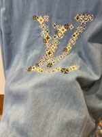 LV Hand-Embroidered Logo Lapel Denim Jacket - 图片 8