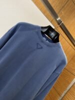 Prada Inverted Triangle Logo Round-Neck Long-Sleeve T-Shirt - 图片 3