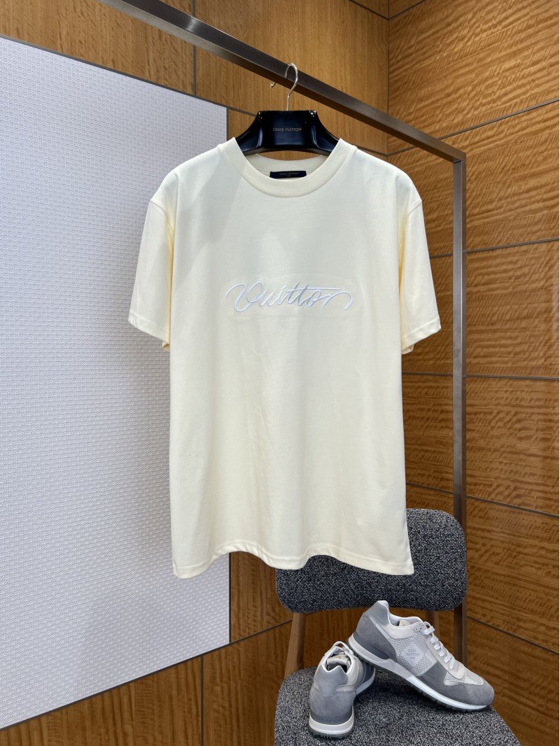 wsxc1775708087404_0.jpg LV Handwritten Embroidered Crew-Neck Short-Sleeve T-Shirt - 图片 1